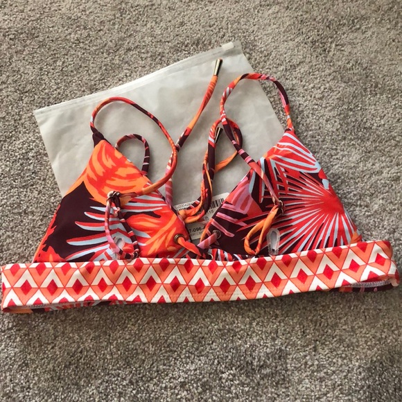 Bikini - Picture 6 of 7